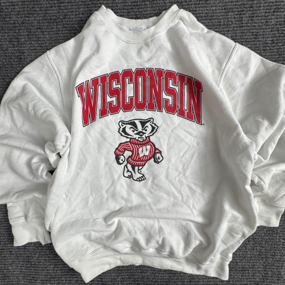 Port & Company Wisconsin Badgers Sweatshirt Medium White Bucky Mascot